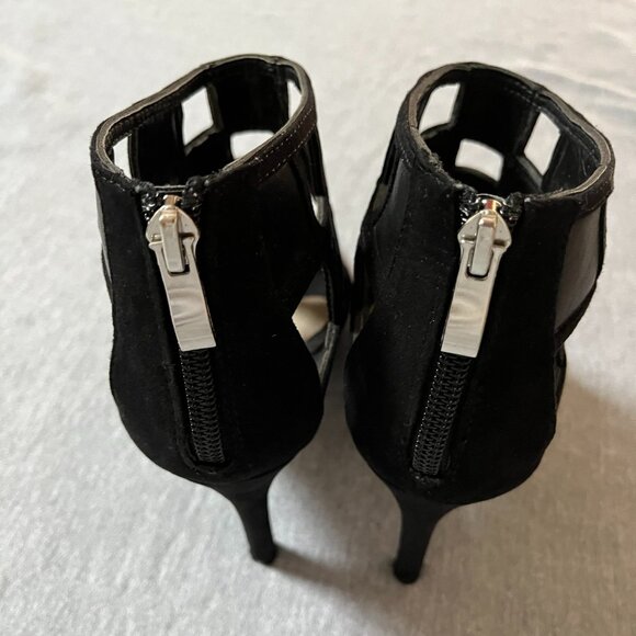 NYLA Juliet Black Back-Zip Peep-Toe Booties. Size 7 - Picture 7 of 12